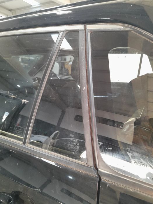 Vidro triangular da porta trás esquerdo TOYOTA RAV4 V (_A5_, _H5_)