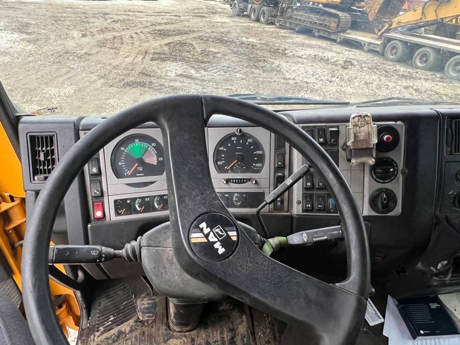 Трал 40 тон з головкою ман 6*4