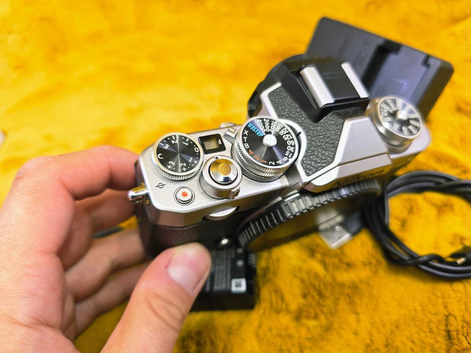 !РЕТРО-ДИЗАЙН! Nikon Z fc боді -- 8842 кадри --