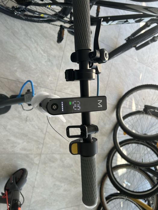 Електросамокат MOTUS Scooty10Lite.