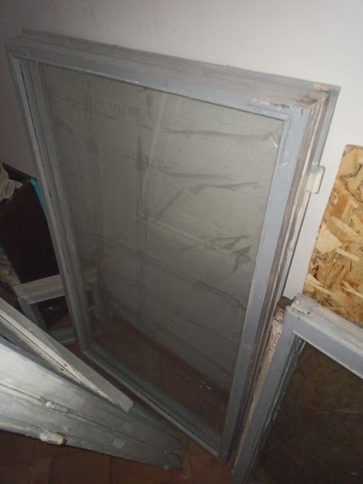 Окна. Рамы со стёклами. Дерево. Стекло оконное листовое новое