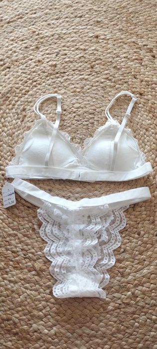 conjunto sutia e cuecas fio dental em renda élégante e sensual tamanho XS branco