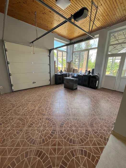 Оренда 200 м.кв в центрі міста Виноградів