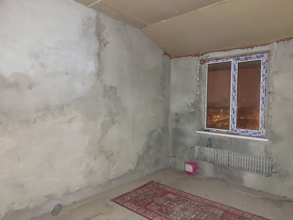 Продам двух-етажную квартиру на 5 комнат метро Армейская