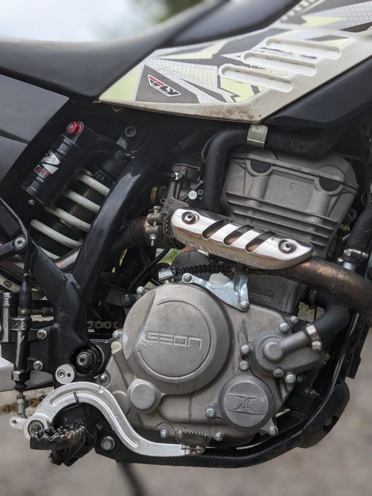 Geon dakar twincam 250 рідинне охолодження