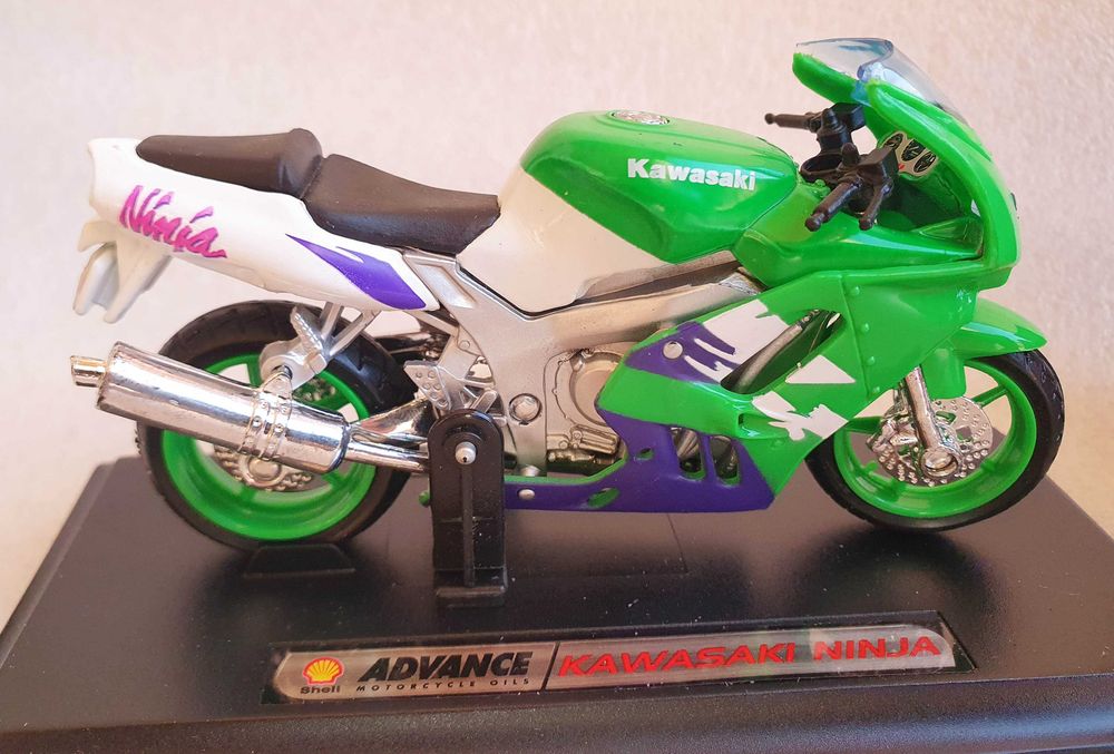 Vintage 1/18 Scale Miniature ~ "KAWASAKI NINJA" ~ Superbike ~ New ~ Maisto