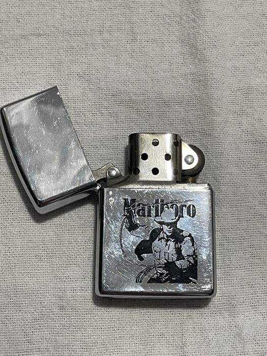 Isqueiro Malboro