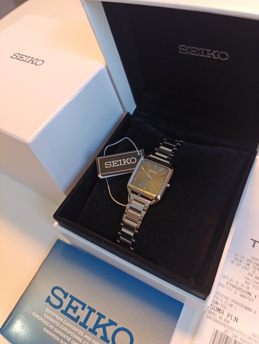Seiko
Classic SWR075P1