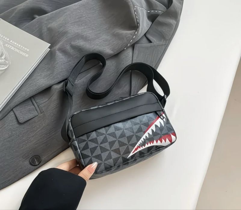 Sprayground Shark bag