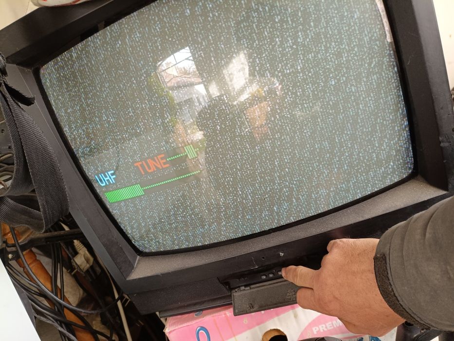 Телевізор.       .