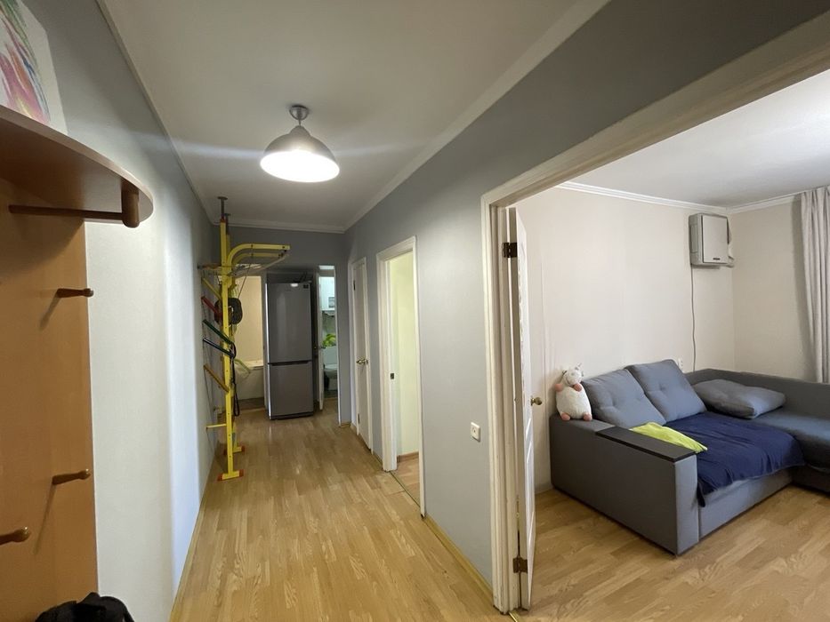 Сдам 3-комн квартиру Газ.Таирова Ак.Королева, 75.
В доме газ ! 
Три раздельные комнаты