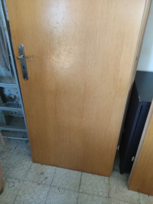 Portas de interior em bom estado