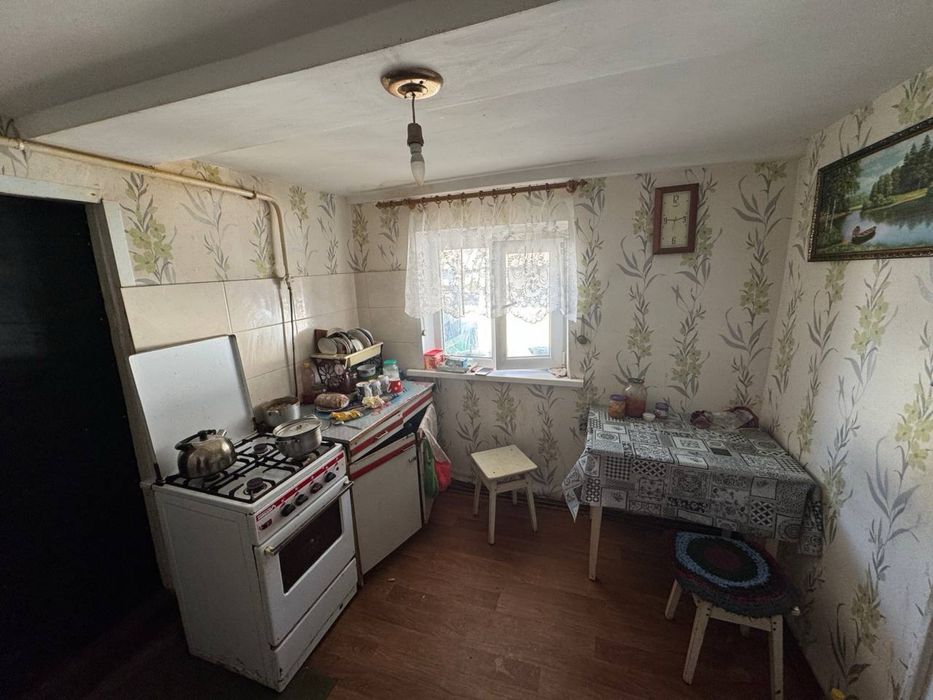 Продається будинов в центрі міста Буринь