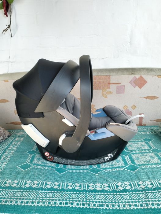 Дитяче авто крісло Cybex aton 5