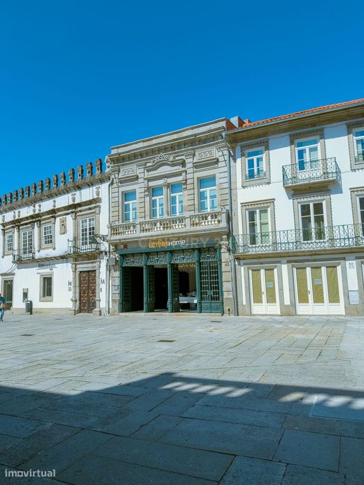 Apartamento de Charme na Praça da República, Viva no Coração de Viana