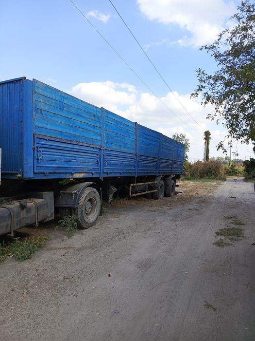 Тягач продається Комплектом полуприцеп для сипучих грузів типу зернови