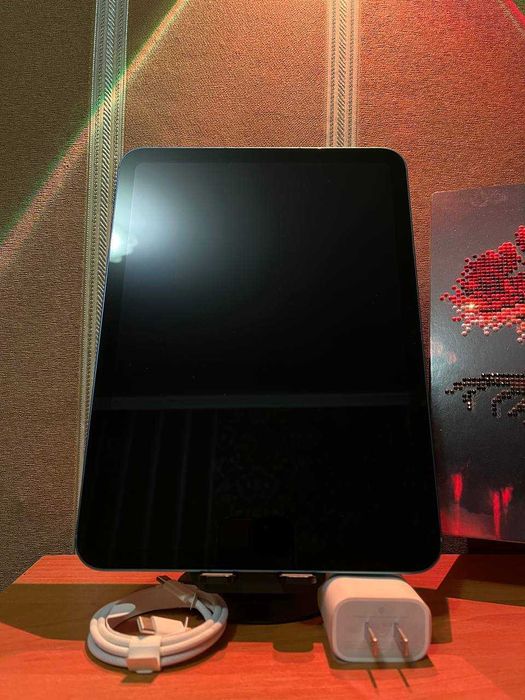 iPad 11 256GB, Wi-Fi + LTE (Blue)