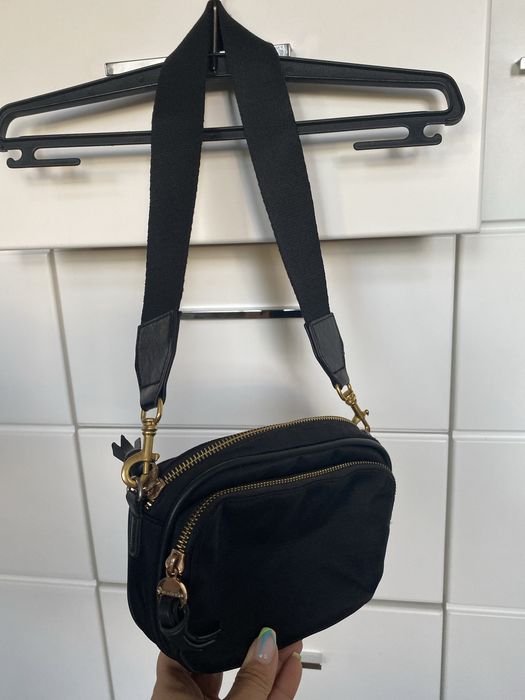 Mala torebka na krotkim pasku. STRADIVARIUS