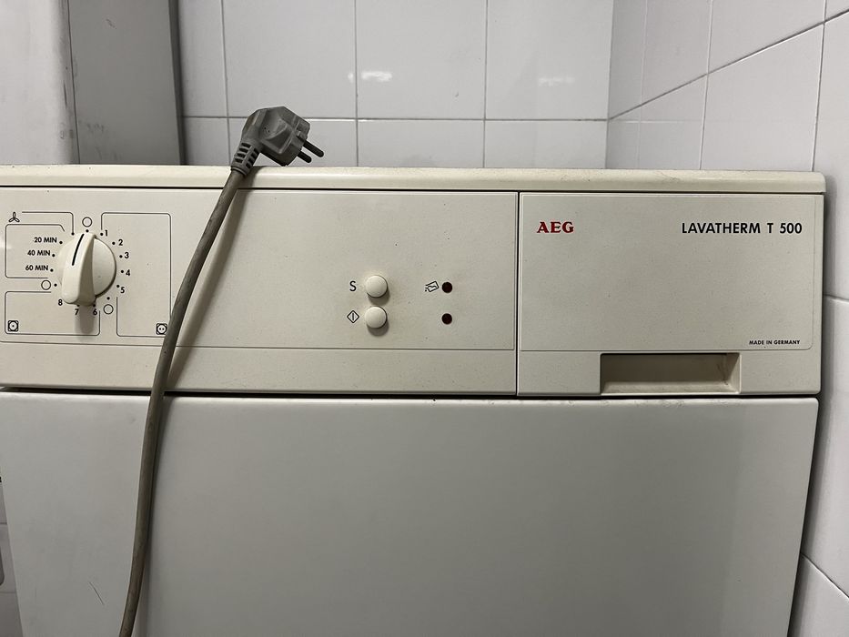 Maquina de lavar (Samsung) e secar (AEG)