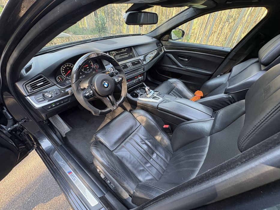 BMW M5 F10 PRETO