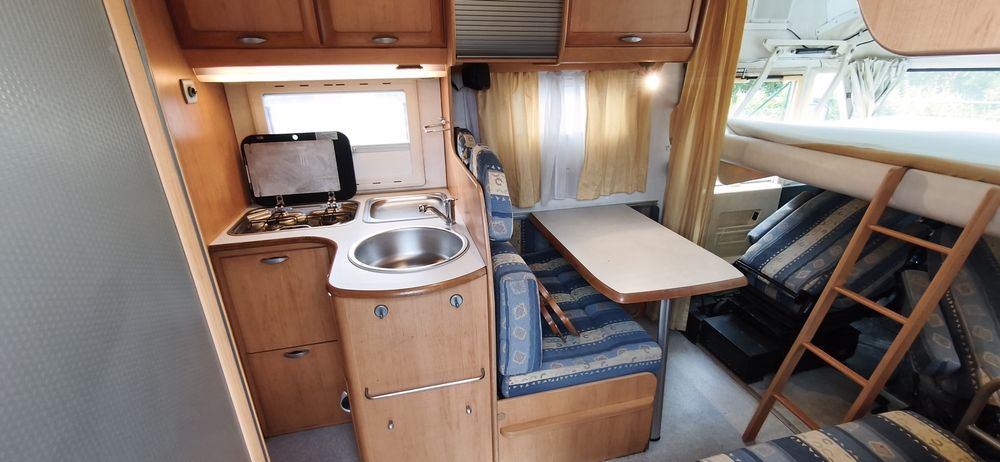 Autocaravana hymer 2.8  5 lugares de livrete