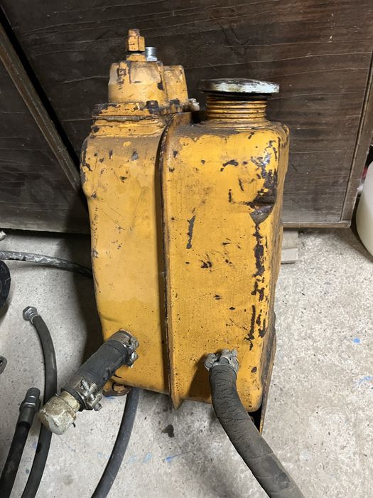 Бак для гідравліки Бак