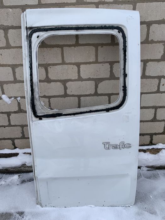 Рено Трафік задня права дверь