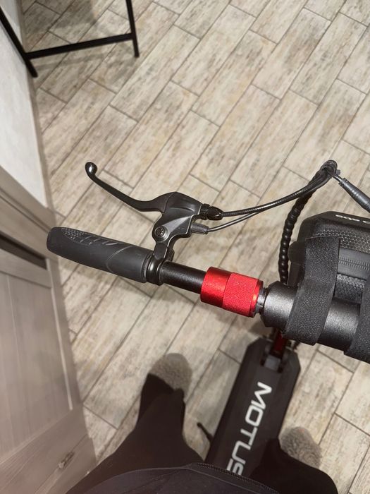 Електросамокат Motus PRO 8.5 LITE чорний