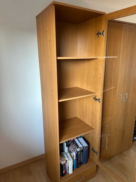 Słupek ze szklanymi drzwiami i szufladą - brązowy