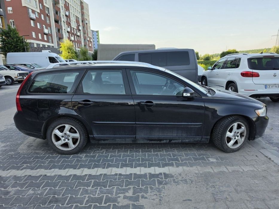 Volvo v50 2012 продам