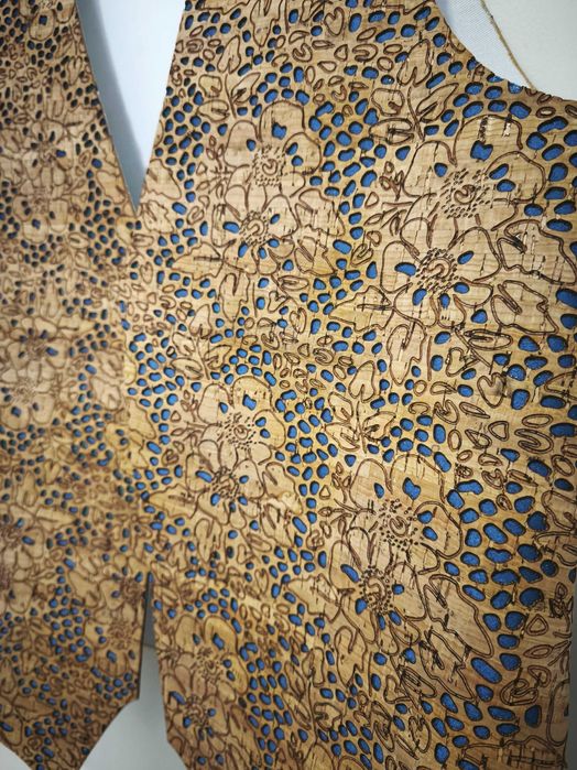 Colete em couro e cortiça (feito à mão)