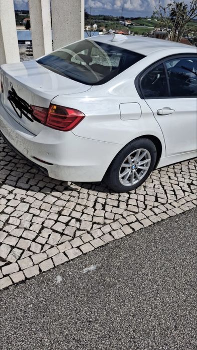 Vende se bmw 320d