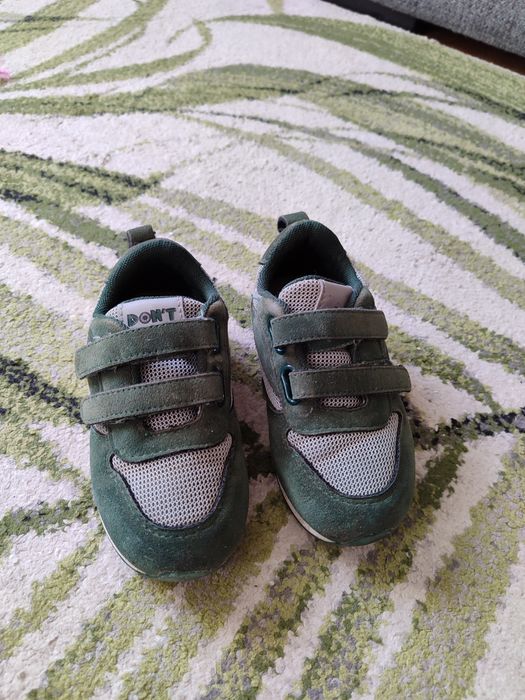 Adidaski na rzepy r.25