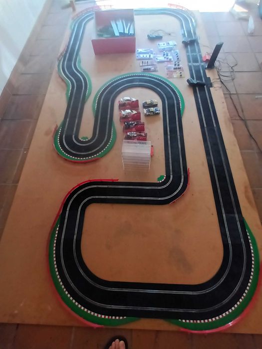Pista SCX / Scalextric completa e muito material
