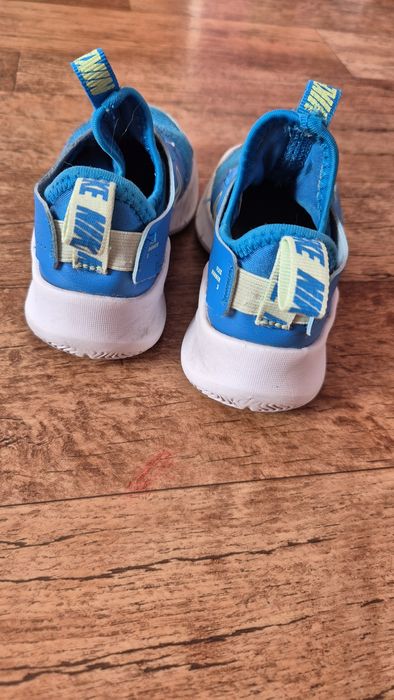кросівки nike flex runner 27р