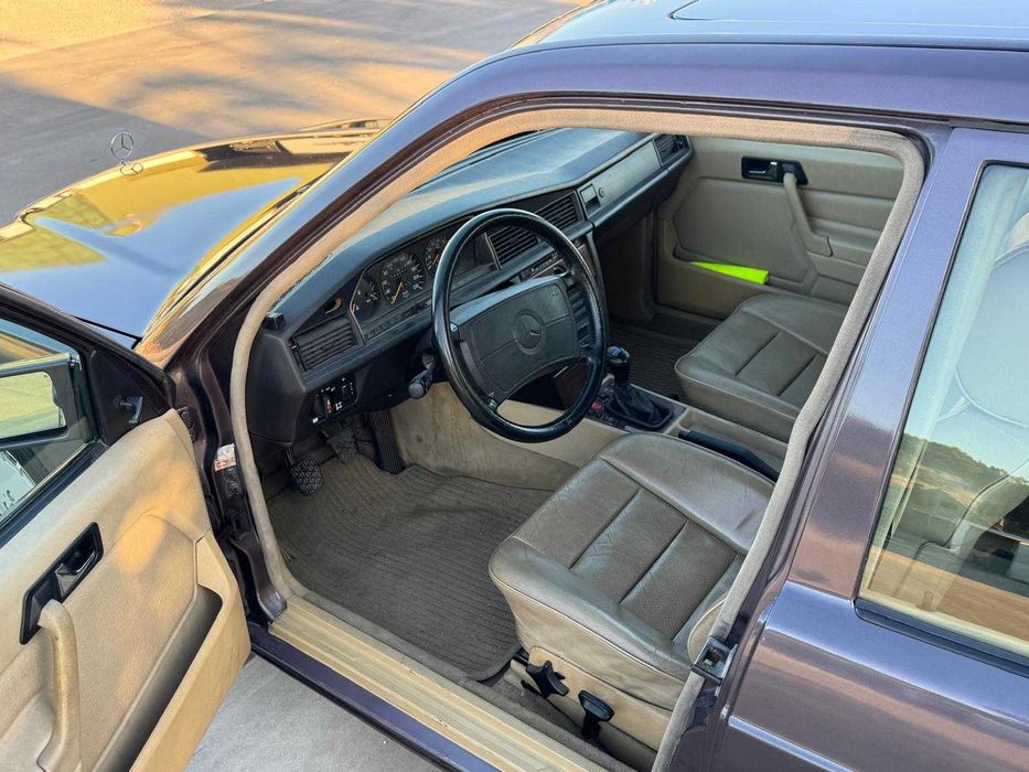 Mercedes-Benz Clássico E190 — photo 5