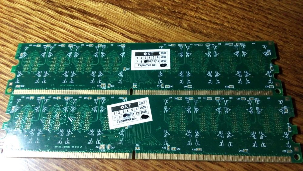 Оперативна пам'ять для ПК DDR-400 256 мб 3 шт.