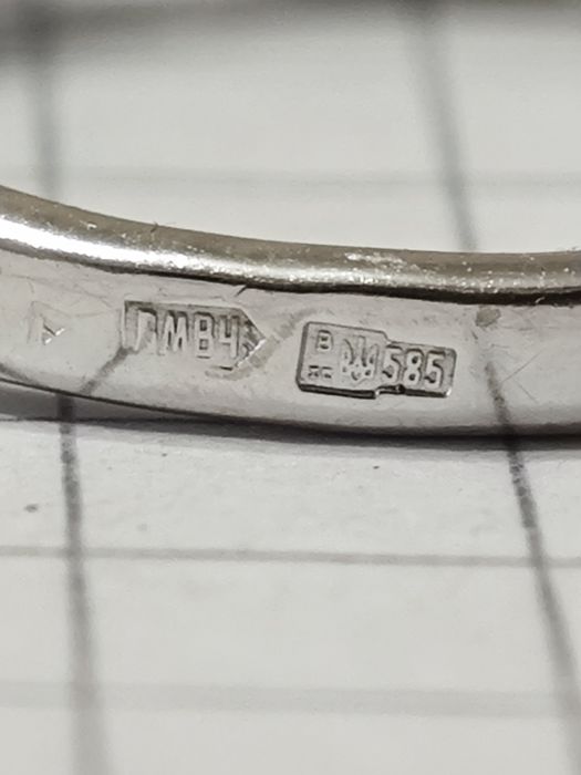 Золота каблучка, з діамантом 0.320 ct, 585 проба.