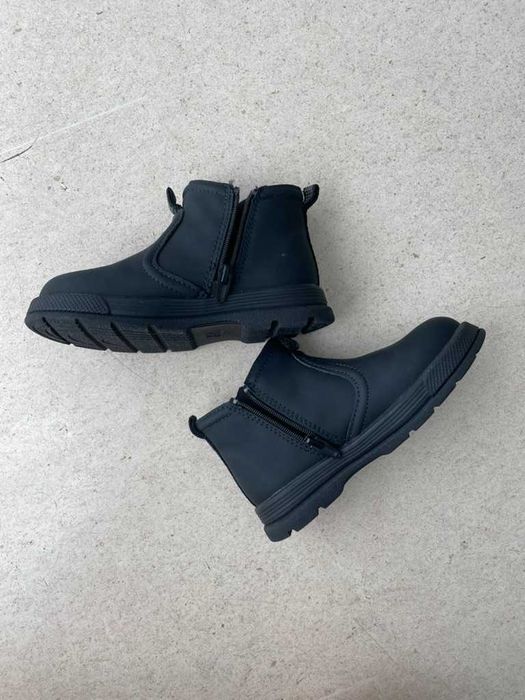 BOTA ENGOMADA para bebe. 23. Zara