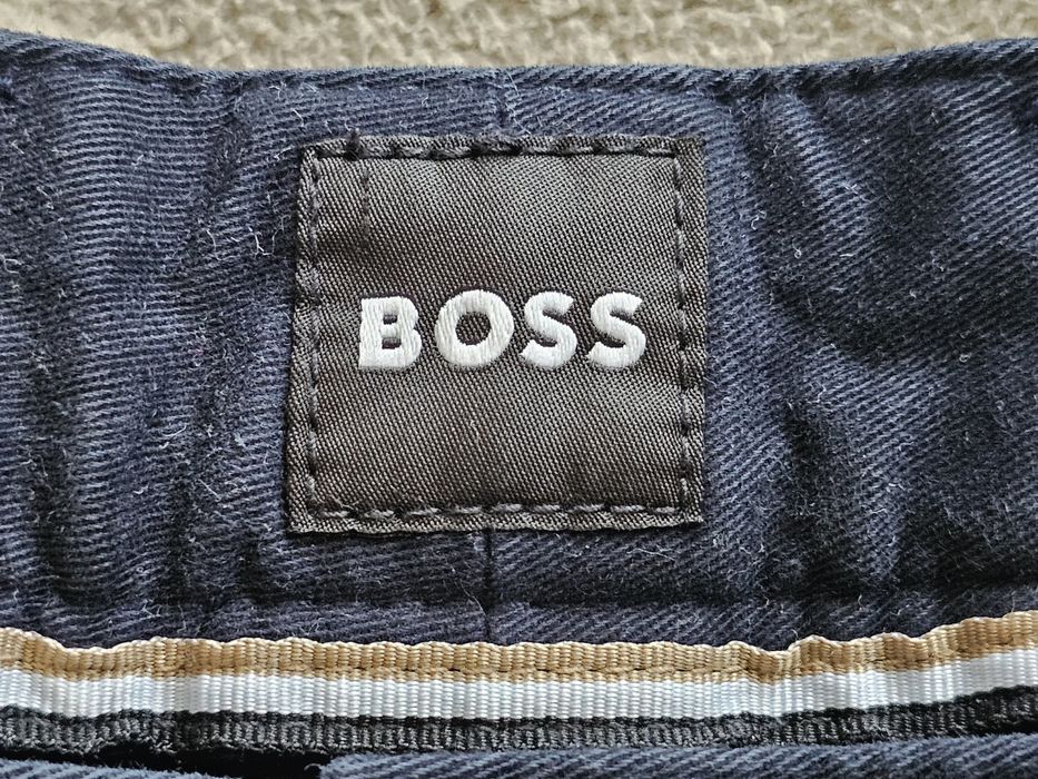 NOWE spodenki szorty HUGO BOSS Slice Slim Fit stretch r. 34 36 - okazja