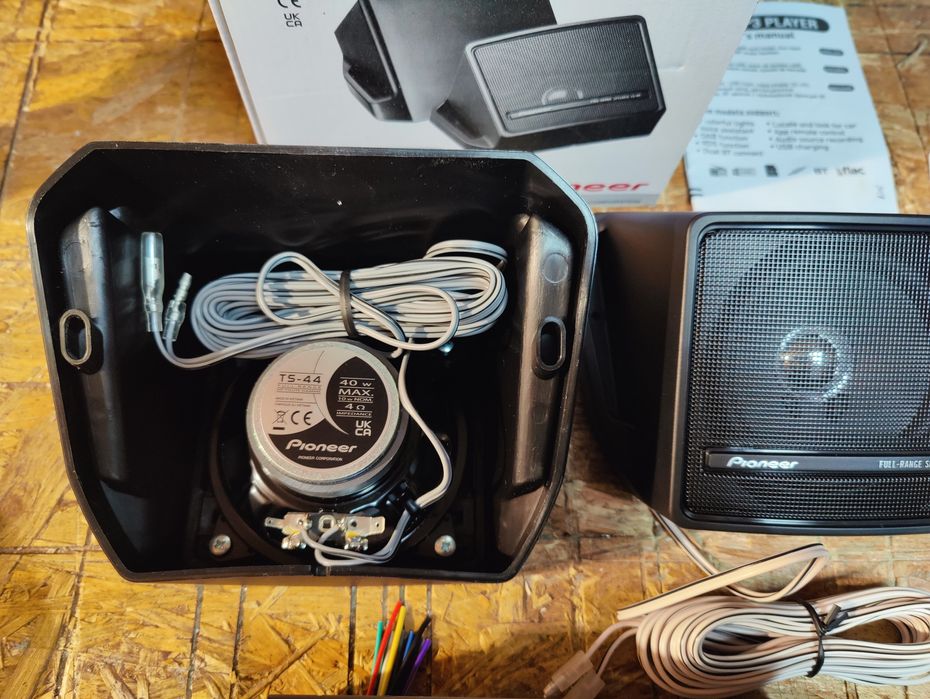 Pioneer Ts-44 głośniki + radio MP-3 BT