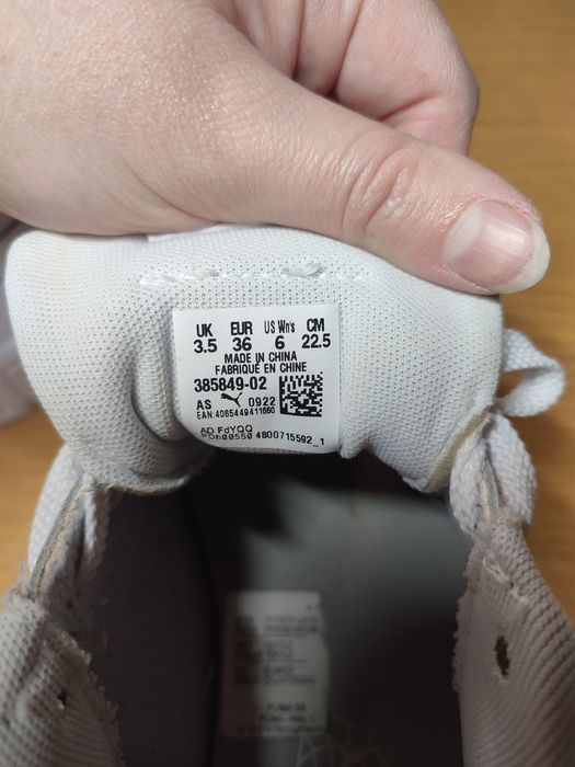 Жіночі кросівки Puma Carina 2.0