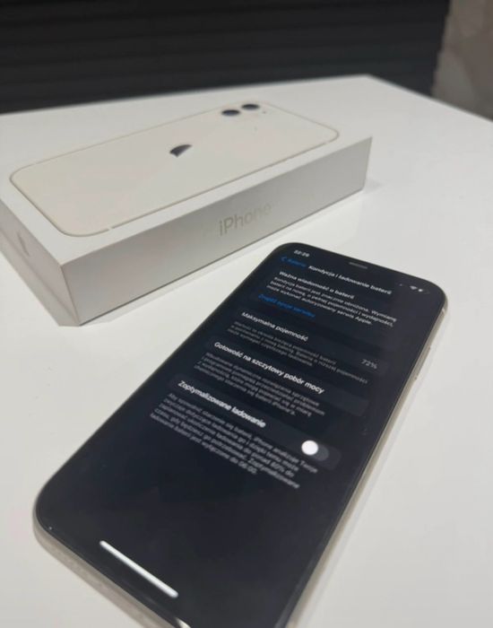 Biały Iphone 11