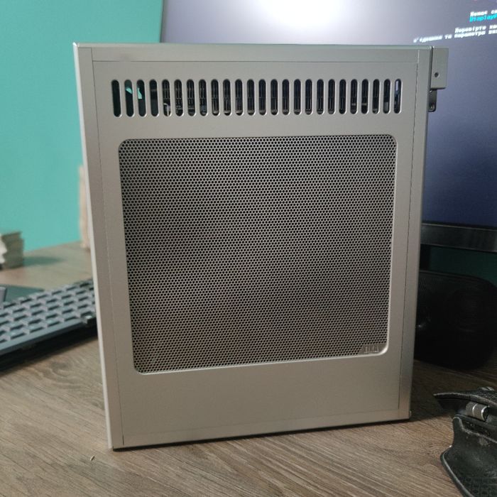 Mini-Itx компютерний SFF корпус ZS-D2 / ITX V4 — 4.9 л