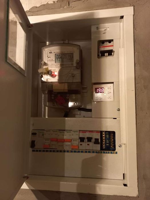 Услуги электрика, штробление без пыли, по доступным ценам ...