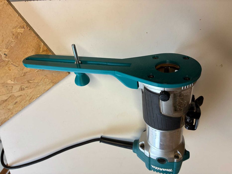 Cyrkiel do wycinania okręgów do frezarki Makita - Kolor Makita