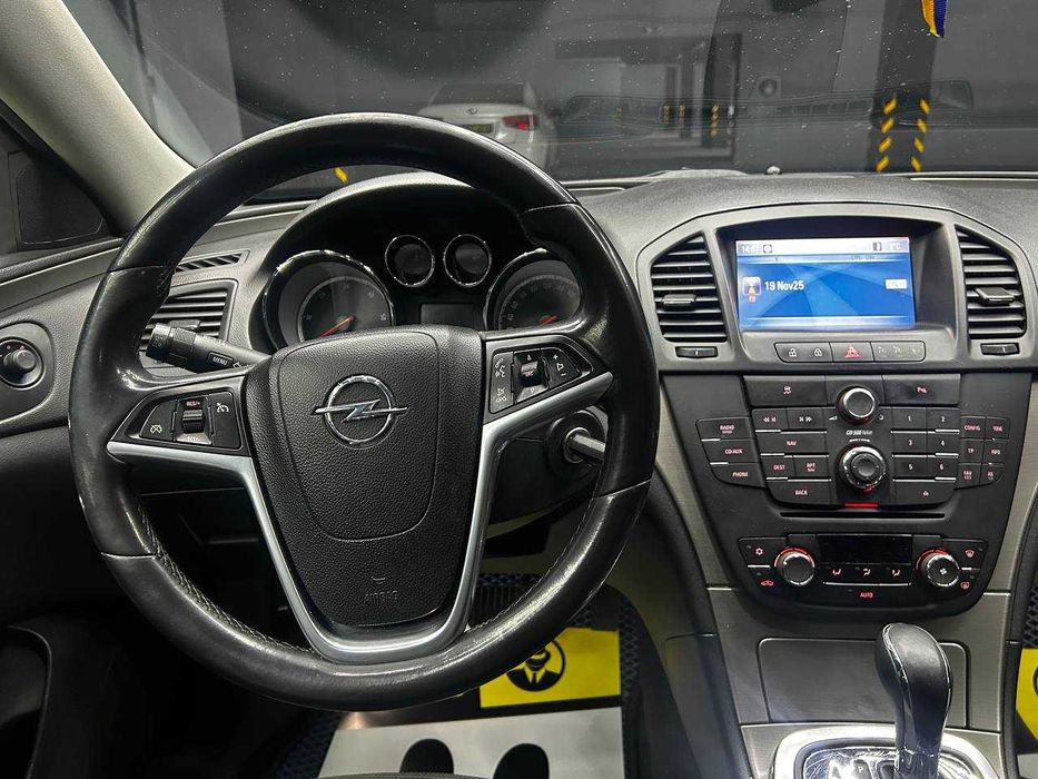 Opel Insignia Sports Tourer 2011