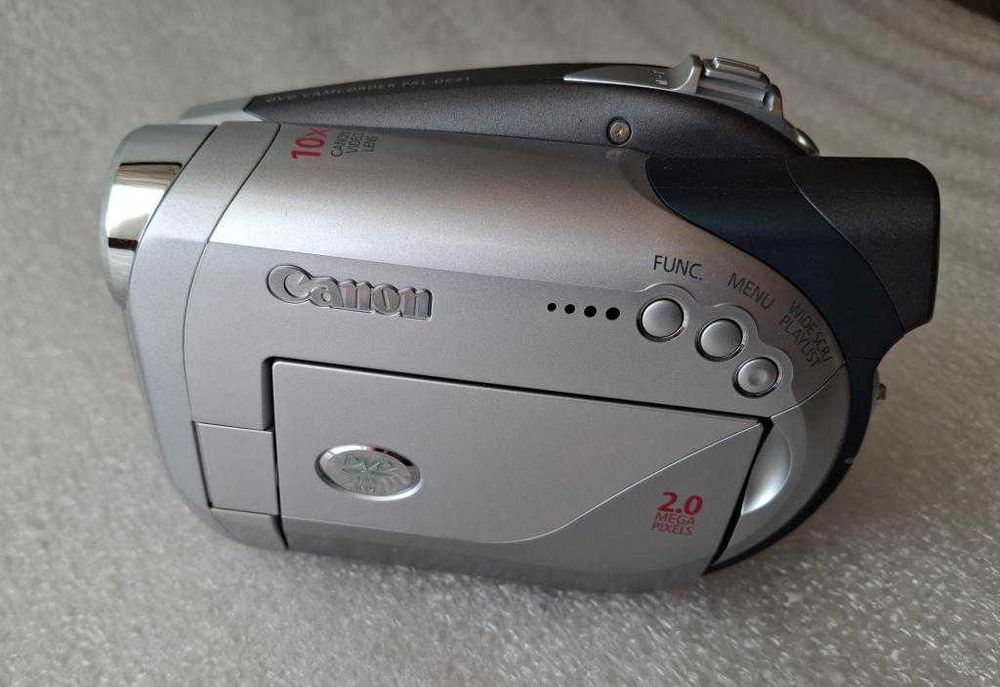 Видеокамера CANON DC21