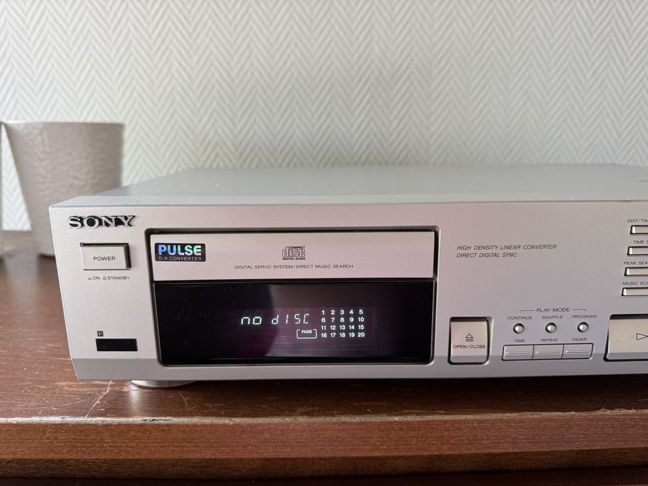 Odtwarzacz cd Sony cdp 597
