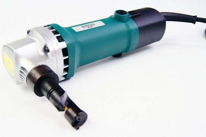 Elektryczne nożyce do BLACHY 1750W SKOKOWE